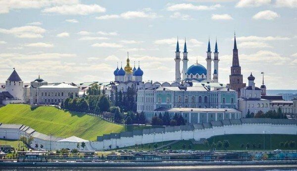 Казань — столица Татарстана, порт захода теплохода «Козьма Минин»